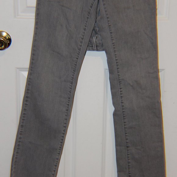 Grey Levi's Size 6 - Picture 6 of 6